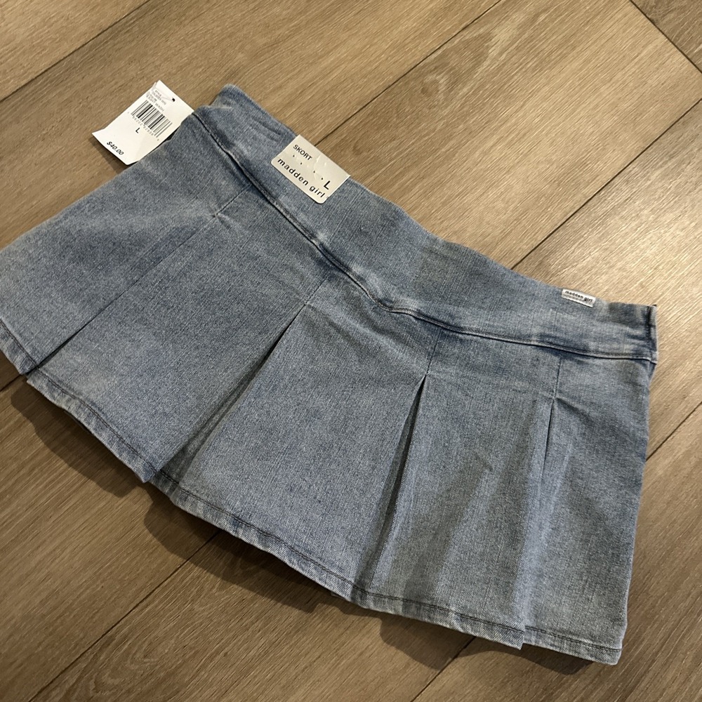 Madden Girl Junior's Pleated Denim Light Wash Hem Skort Side Zip Large NEW - Picture 5 of 9